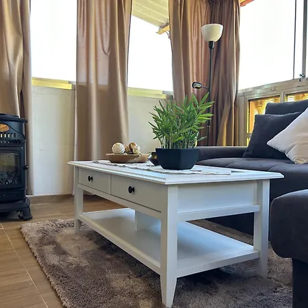 Juli Apartment *